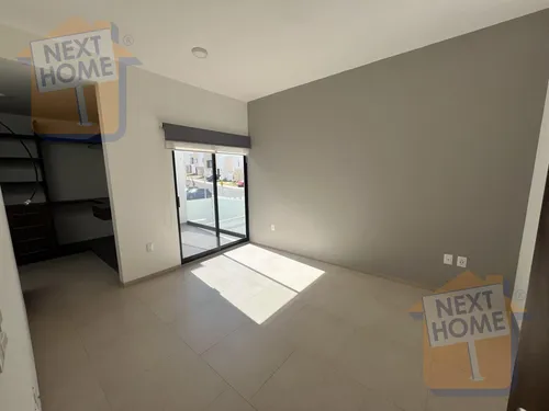 Venta Casa Con Roof Y Jardín Excedente En Entrecielos Querétaro