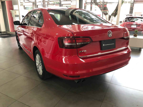 Imagen 8 de 15 de Volkswagen Jetta 2018 4p Comfortline L5/2.5 Aut