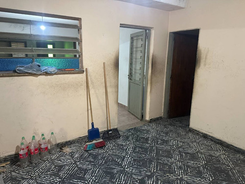 Venta Casa 3 Dorm A Reciclar Juarez Celman Cordoba