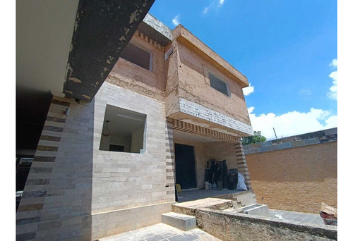 Casa En Venta En Urb. El Bosque Pe-8370409