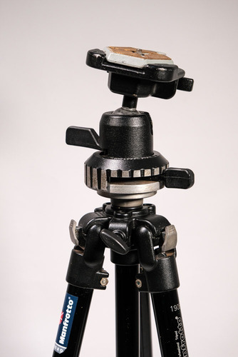 Tripé Manfrotto 190+cabeça Ball Perfeito Funcionamento