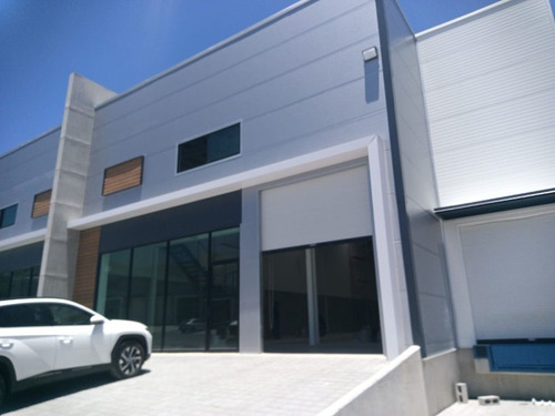 Bodega Junto Piq Con Andén Autonivelable Y Rampa