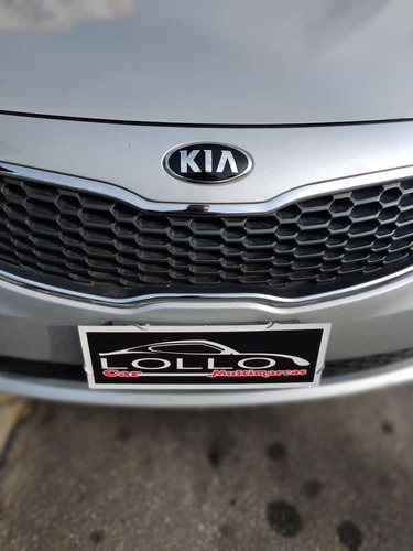 Imagem 12 de 13 de Kia Cerato 2016