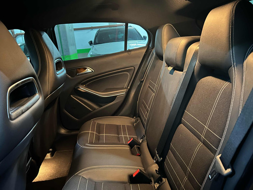 Mercedes-Benz Classe GLA 1.6 Advance Turbo Flex 5p