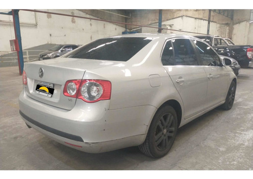 Imagen 6 de 7 de Volkswagen Vento 2011 2.5 Luxury 170cv Tiptronic