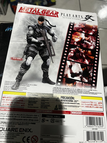 Square Enix Play Arts Kai Solíd Snake 25th (Usado)