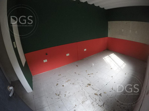 Imagen 15 de 19 de ¡excelente Local Comercial Distribuido En Dos Plantas - Banfield Este!