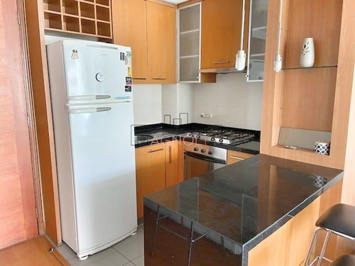 Departamento En Venta De 2 Dorm. En Las Condes