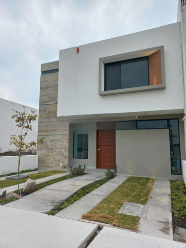 Venta Casa Nueva En 1ra Sección De Cañadas Del Arroyo