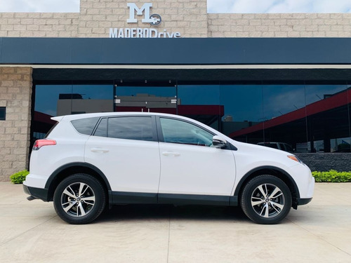 Imagen 8 de 12 de Toyota Rav 4 Modelo 2017