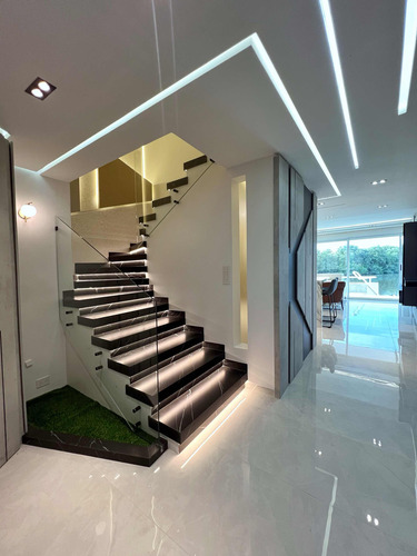 Espectacular Apartamento En Isla Paraíso Conterraza Y Muelle