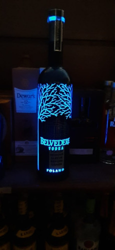 Vodka Belvedere Midnight 1,75 Litros Com Luz De Led