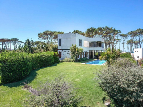 Excepcional Chalet De 2 Plantas Con Vista Al Mar!- Ref: 2245