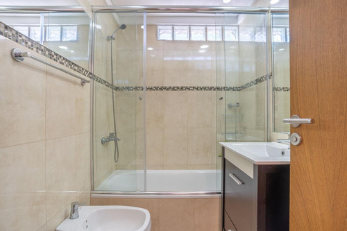 Imagen 16 de 30 de Hermoso Piso De 4 Amb. C/esp. Guardacoches Y Amenities A Mts De Pque. Centenario - Digno De Ver!