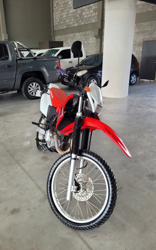 Imagen 5 de 17 de Impecable Honda Tornado Xr 250 Año 2017 Con Solo 13.000 Km