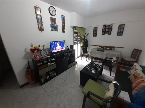 Imagen 4 de 12 de Excelente Ubicación Y Estado, Luminoso Departamento 3 Ambientes
