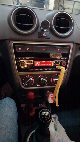 Volkswagen Voyage 1.6 Vht Total Flex 4p