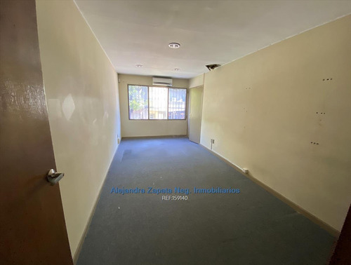 Local Comercial O Depósito En Villa Muñoz Con Doble Entrada