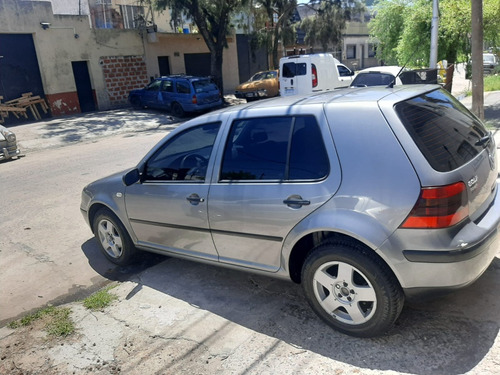 Volkswagen Golf 1.6 Format