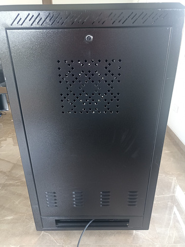 Gabinete Rack Metalico 126.5x70x90 + Multitoma + Bandeja