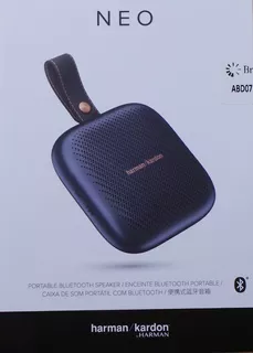 Bocina Harman Kardon Neo portátil con bluetooth waterproof space gray