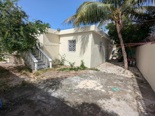 Casa Ubicada En El Sector De Vista Catalina, La Romana