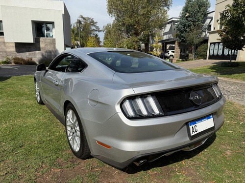Ford Mustang 5.0 Gt 421cv