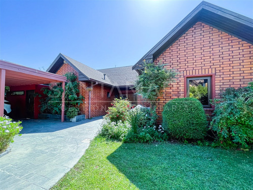 Arriendo Casa Ubicada En La Foresta, San Pedro De La Paz.