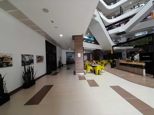 Imagen 10 de 12 de Se Alquila Local De 700 M2 Con Posibilidad De Extensión