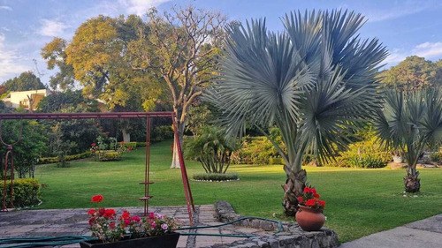 Inigualable Residencia En Venta En Jardines De Ahuatepec, Cuernavaca