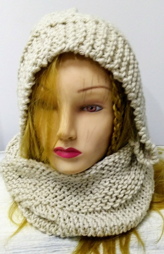 Imagen 1 de 9 de Cuello Capucha Dama