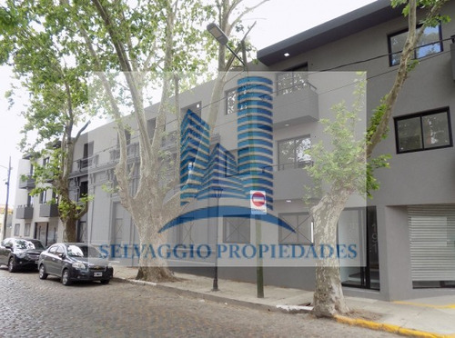 Departamento 2 Ambientes Al Frente En Pb Dto B Con Patio, 51m2, Temperley.