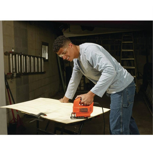Imagen 9 de 11 de Sierra Caladora Para Madera Con Hoja 420w Black & Decker
