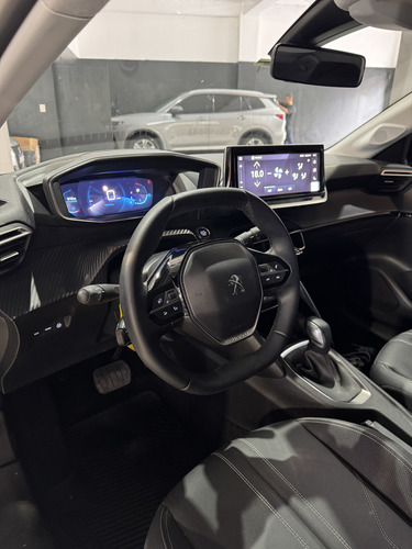 Peugeot 208 1.6l Feline Tiptronic