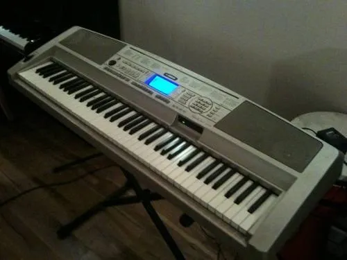Teclado Musical Yamaha Portable Grand DGX 300 MercadoLivre teclado-musical-yamaha-portable-grand-dgx-300-mercadolivre