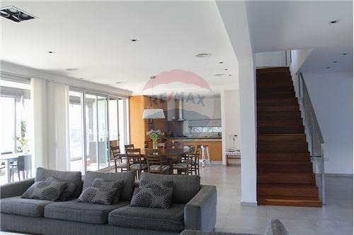 Casa En Venta En Lomas De City Bell