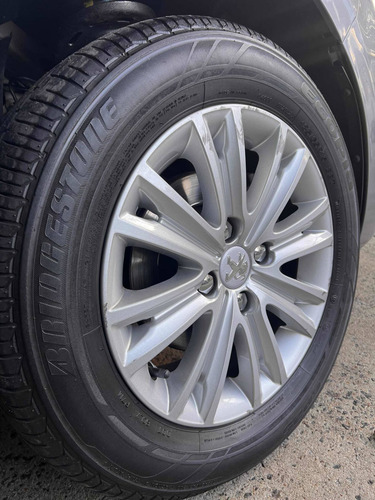Imagen 15 de 20 de Peugeot 301 2018 1.6 Allure