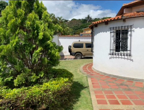 Imagen 2 de 20 de Hermosa Casa Remodelada, Amplia Y Segura, En Excelente Zona 04241665720