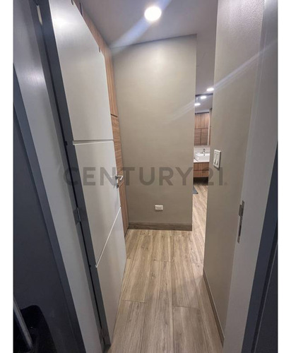 Venta De Lujoso Apartamento En Edificio ¨vista Frontera¨, Lomas De Las Mercedes