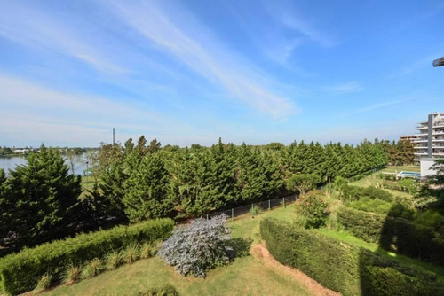 Imagen 17 de 27 de Divino 2 Amb Con Balcón Terraza, Parrilla Y Espectacular Vista Al Lago Central De Nordelta
