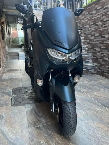N-max Modelo 2023, 26 Mil Kilometros Color Verde Negro
