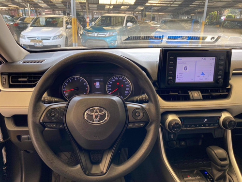 Imagen 8 de 11 de Toyota Rav4 2019 2.5 Xle 4wd At 204 Hp
