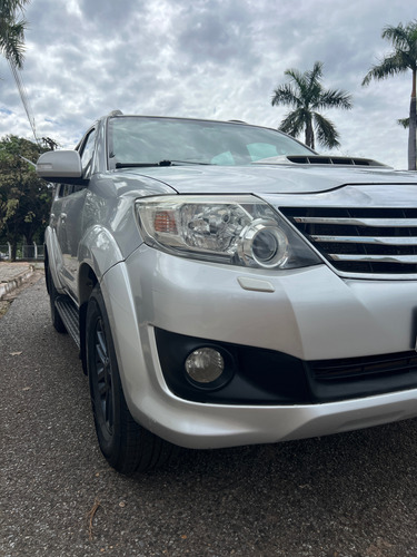 Toyota Hilux SW4 3.0 Srv 5l 4x4 Aut. 5p