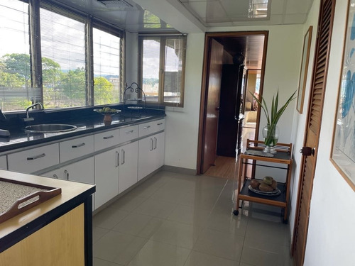 Imagen 26 de 27 de Vendo Ph 530m2 4h/5.5b/4pe Las Mesetas