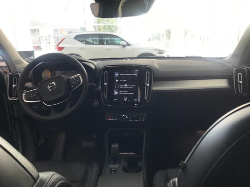 Volvo XC40 2.0t T4 Momentum Fwd