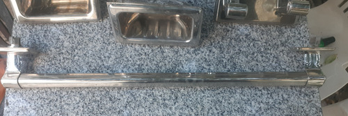 Accesorios De Baño Aluminio Usado Plateado (Usado)