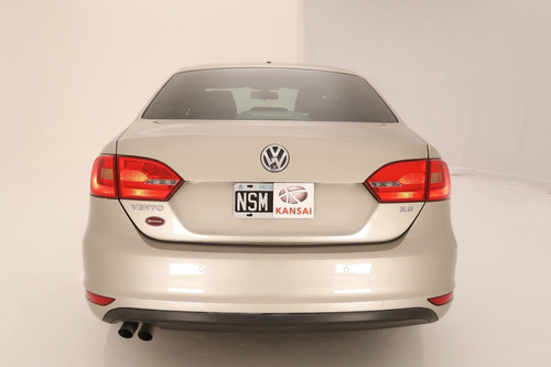 Volkswagen Vento 2.5 Luxury Tiptronic 2014