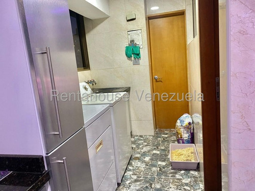 Se Ofrece En Venta Hermoso Y Amplio Apartamento Remodelado Ubicado En El Paraiso