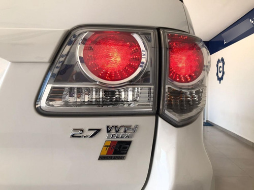 Imagem 8 de 9 de Toyota Hilux Sw4 4x2 Sr 2015
