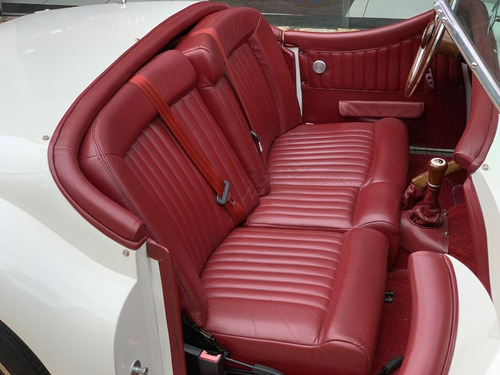 Jaguar Xk 120 Roadster - 2011 (replica)